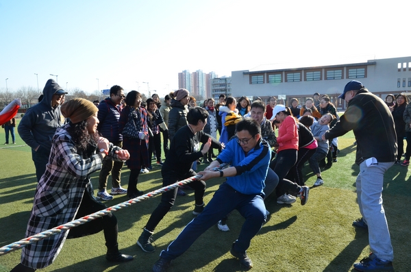 巾幗顯身手 歡樂遍校園